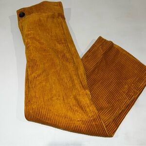 Zara mustard yellow cropped corduroy pants. Size XS excellent condition